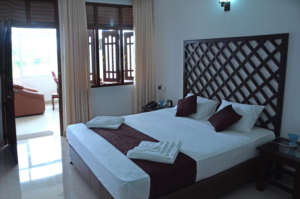 Otha Shy Airport Transit Hotel Katunayaka Quarto foto