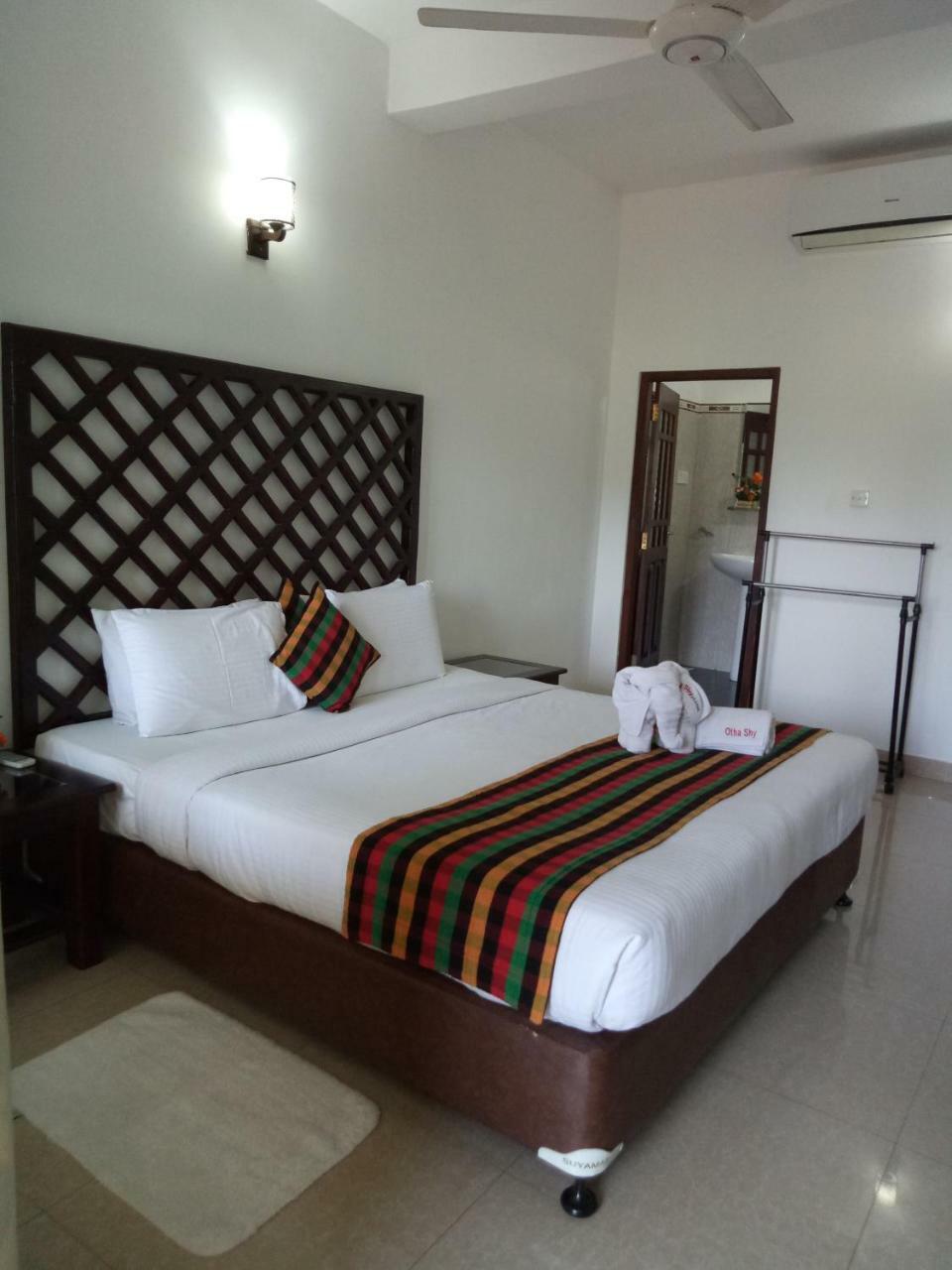 Otha Shy Airport Transit Hotel Katunayaka Exterior foto