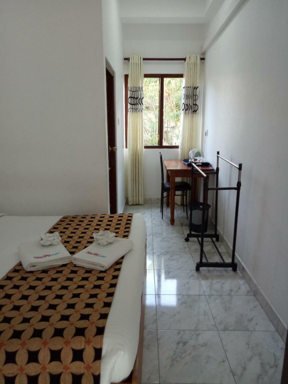 Otha Shy Airport Transit Hotel Katunayaka Exterior foto